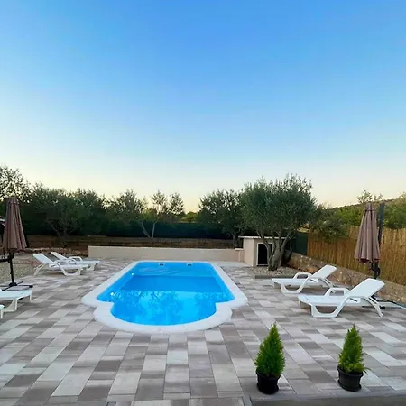 Villa Mare With Pool Nadin