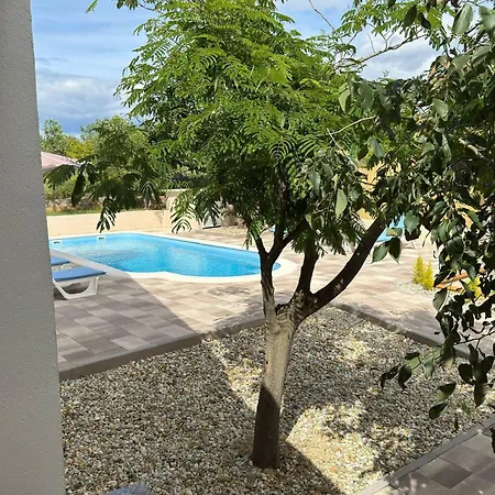 Mare With Pool Villa Nadin