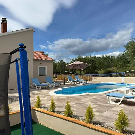 וילה Mare With Pool *