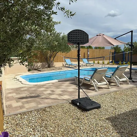 וילה Mare With Pool